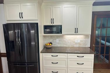 Classic Contrast Kitchen